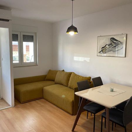 Apartment Dado Dugi Rat Esterno foto
