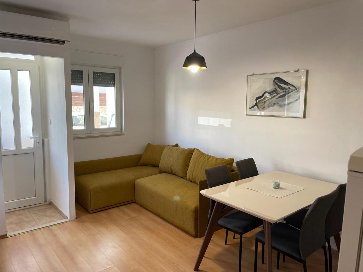 Apartment Dado Dugi Rat Esterno foto
